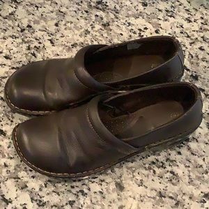 Nearly new SONOMA lifestyle shoes size 10